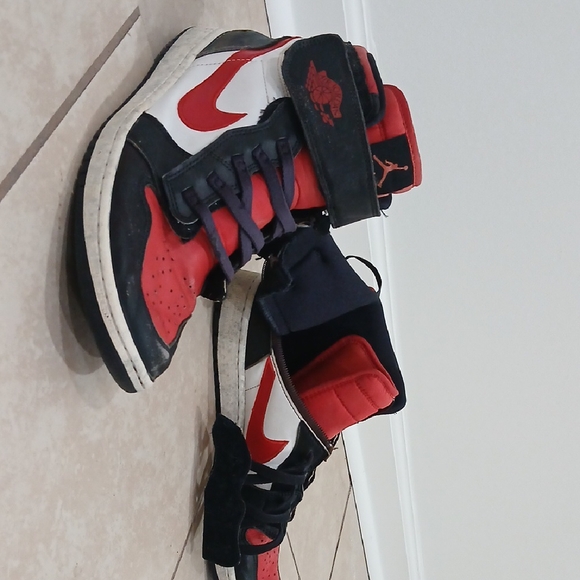 Nike High-Top Red and Black Sneakers - Picture 1 of 11